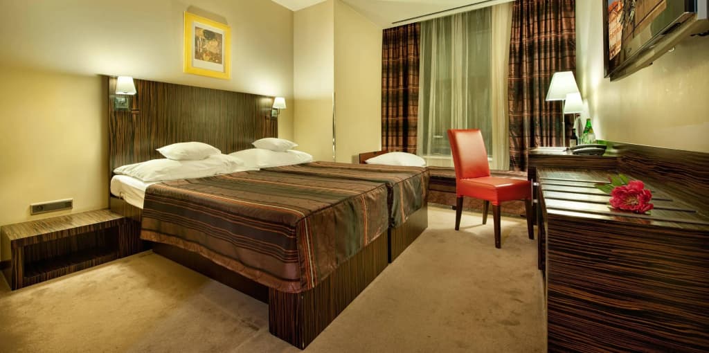 EA Hotel Crystal Palace - photo 7