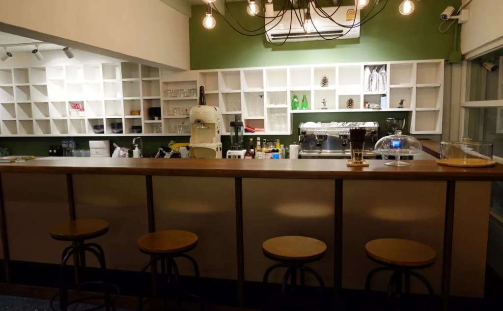 Weeping Willow Sukhumvit 26 – Hostel - photo 17