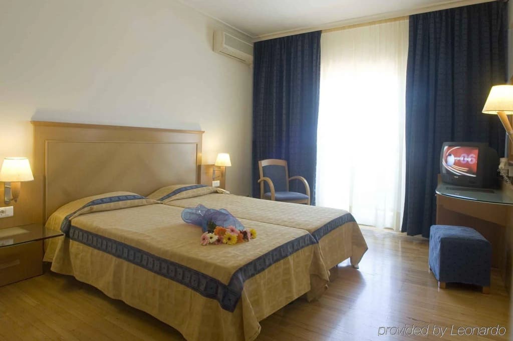 Plaka Hotel - photo 10