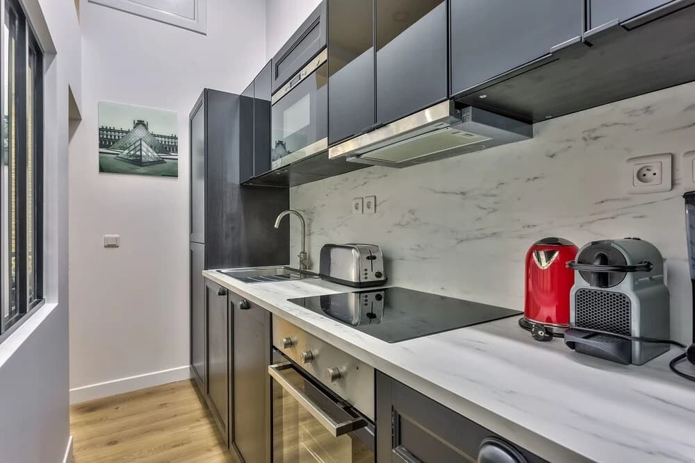 05 - Designed Parisian Flat - photo 12