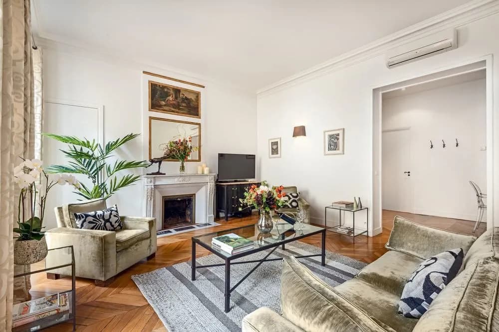 Rue Honore Chevalier - Two Bedroom Apartment - photo 5