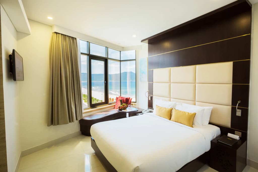 Holiday Beach Hotel Danang - photo 3