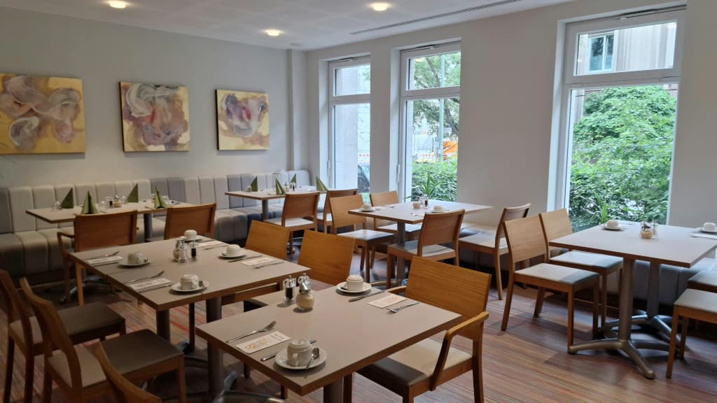 Dietrich-Bonhoeffer-Hotel - photo 16