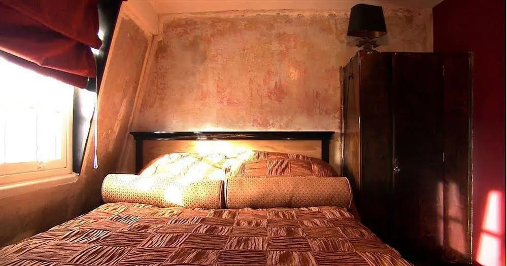 Rough Luxe Hotel - photo 4