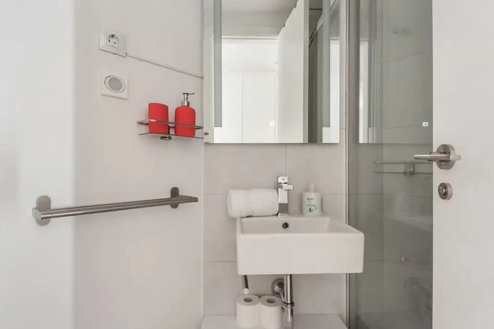Incredible Design 2bedroom Apt, Sleeps 6 in Centro - photo 9