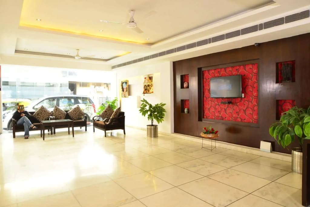 Hotel Krishna Deluxe - photo 2