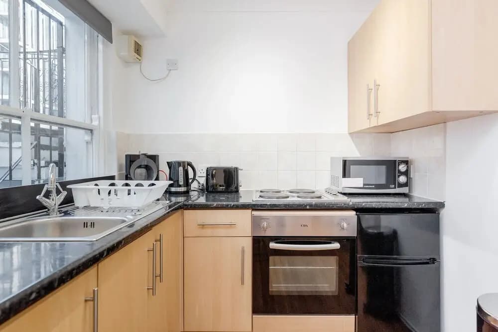 Kings Road Apartments - photo 14