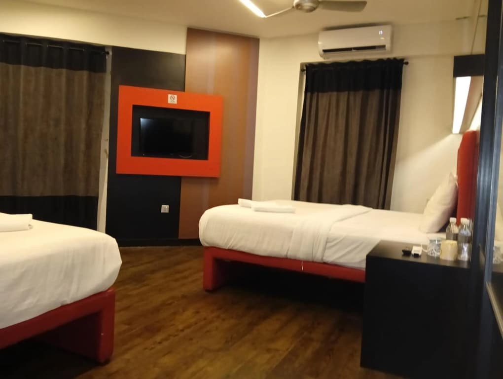 Hotel Regal Vista - photo 18