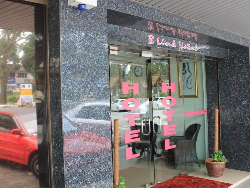 B Link Hotel - photo 10