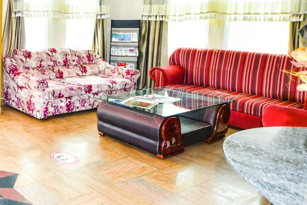 OYO 137 Marina Hotel - photo 3