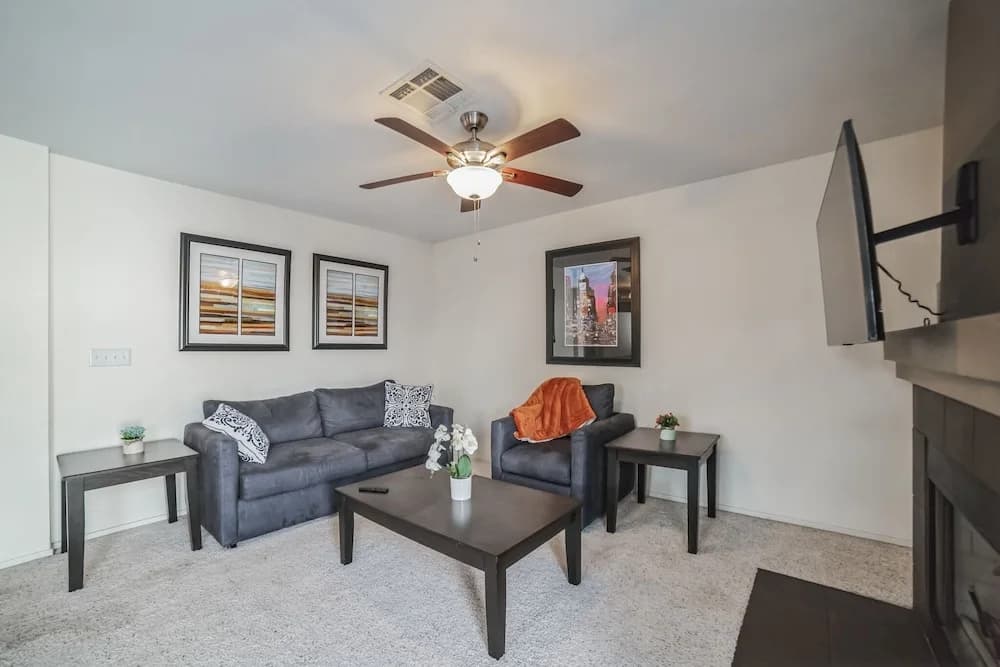 Las Vegas Oasis With Sparkling Pool 3 Bedroom Home by Redawning - photo 1