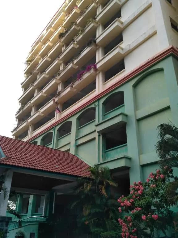 Lumut Apartment - photo 1