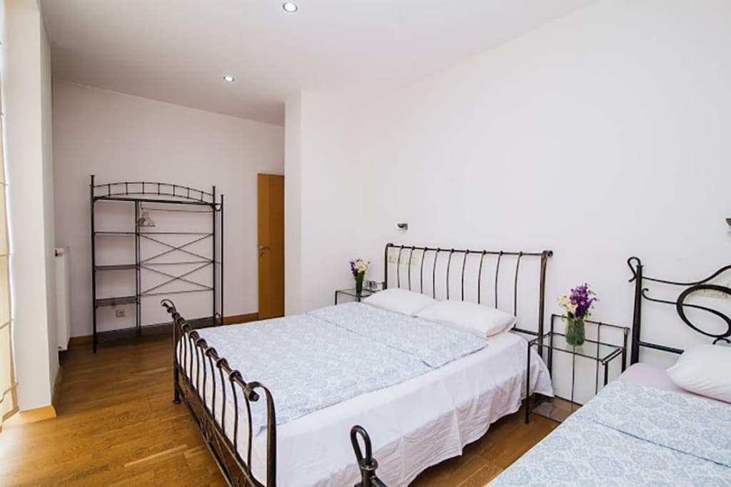 Confiant Hotel - photo 3