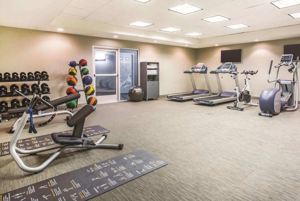 La Quinta Inn & Suites by Wyndham Las Vegas Summerlin Tech - photo 18