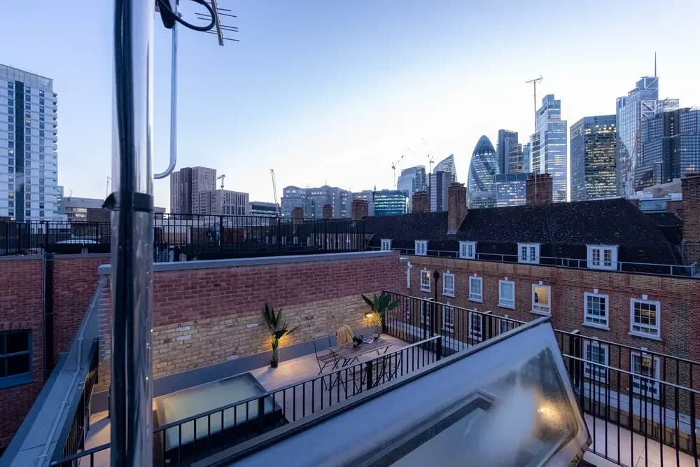 Three Bed Apts near Spitalfields Mkt - photo 30