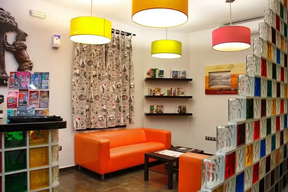 JC Rooms Santa Ana - photo 14