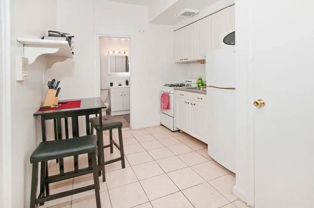 Lovely Studio on Upper East Side - photo 12