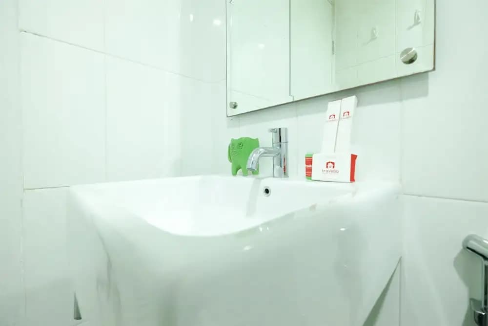 Homey Westmark Tanjung Duren Apartment near Taman Anggrek - photo 8