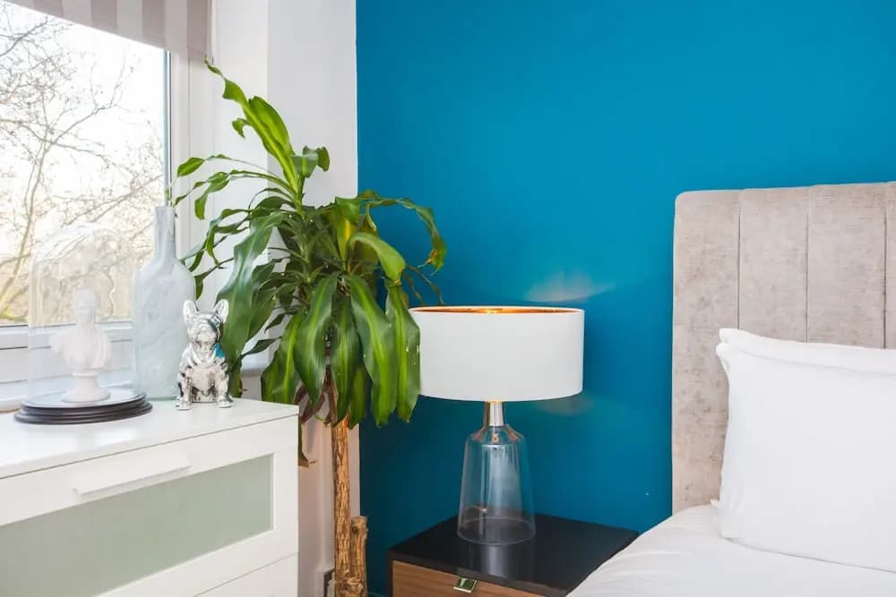 Quirky Urban Flat with Impressive Panoramic Views - photo 4