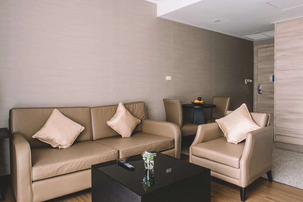 Adelphi Suites Bangkok - photo 15