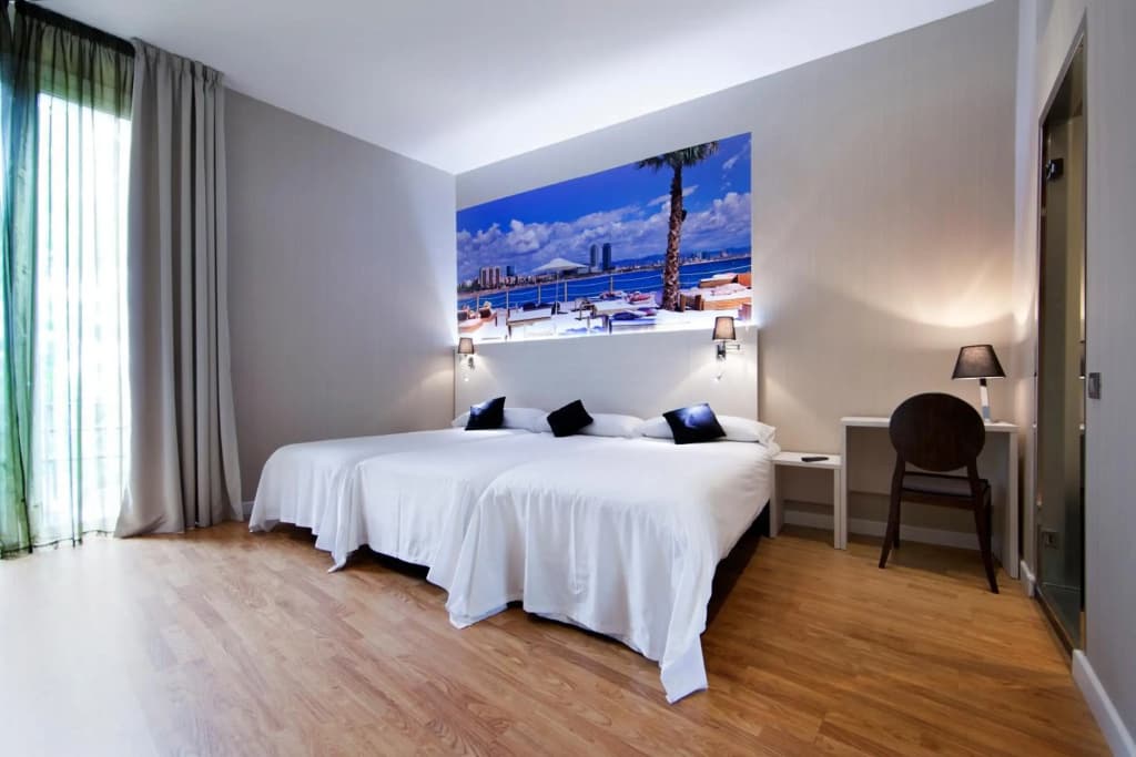Hostal Bcn Ramblas - photo 12