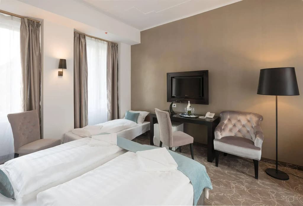 Arcadia Hotel Budapest - photo 6