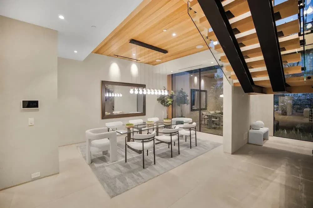 Hutton Villa - 5-bedroom Retreat in Iconic Beverly Hills Oasis - photo 20