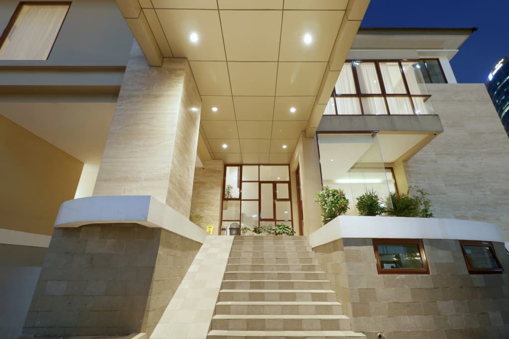 Plaza 54 Residence (Vaccinated Staff) - photo 19