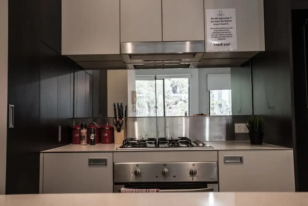 ReadySet Apartments on Altona - photo 12