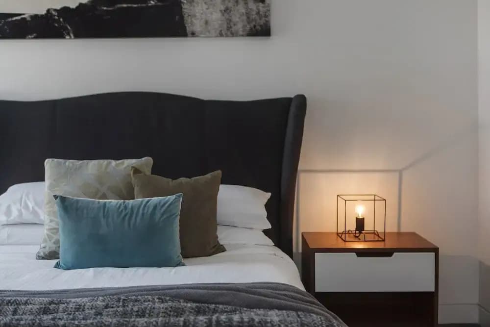 Chic 1-bed With a Sleek Balcony Near Shops - photo 5