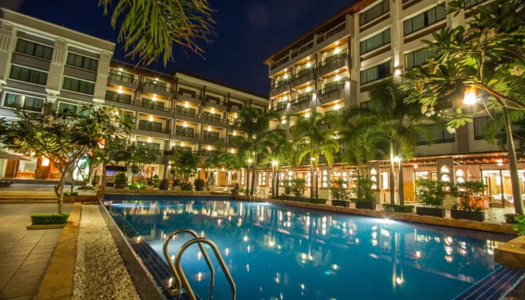 Royal Empire Hotel - photo 15