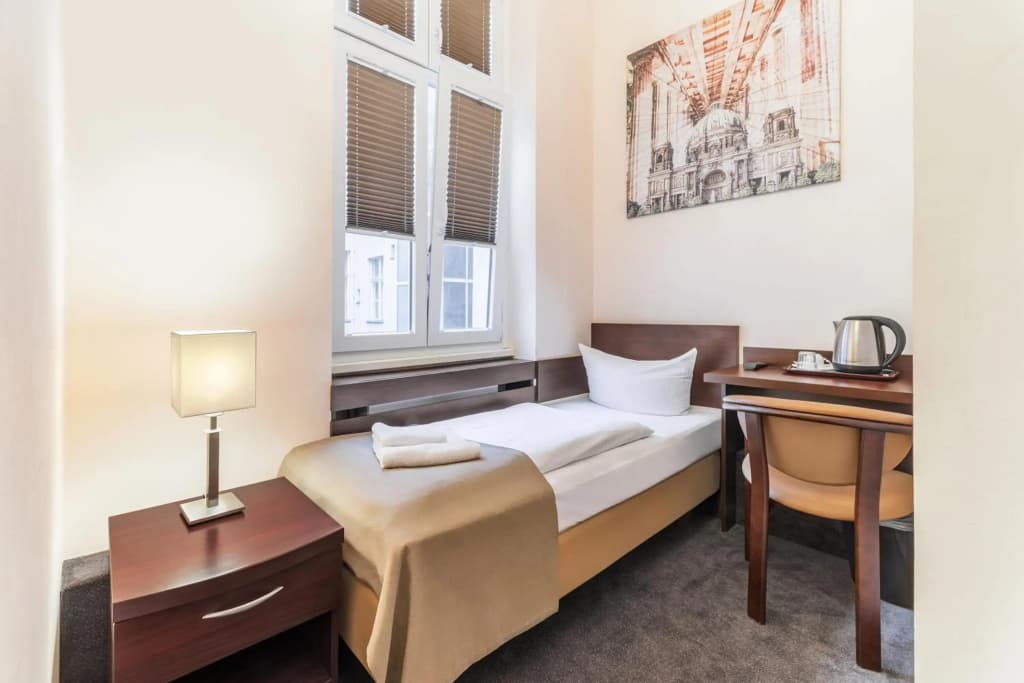 Upper Room Hotel Kurfurstendamm - photo 6