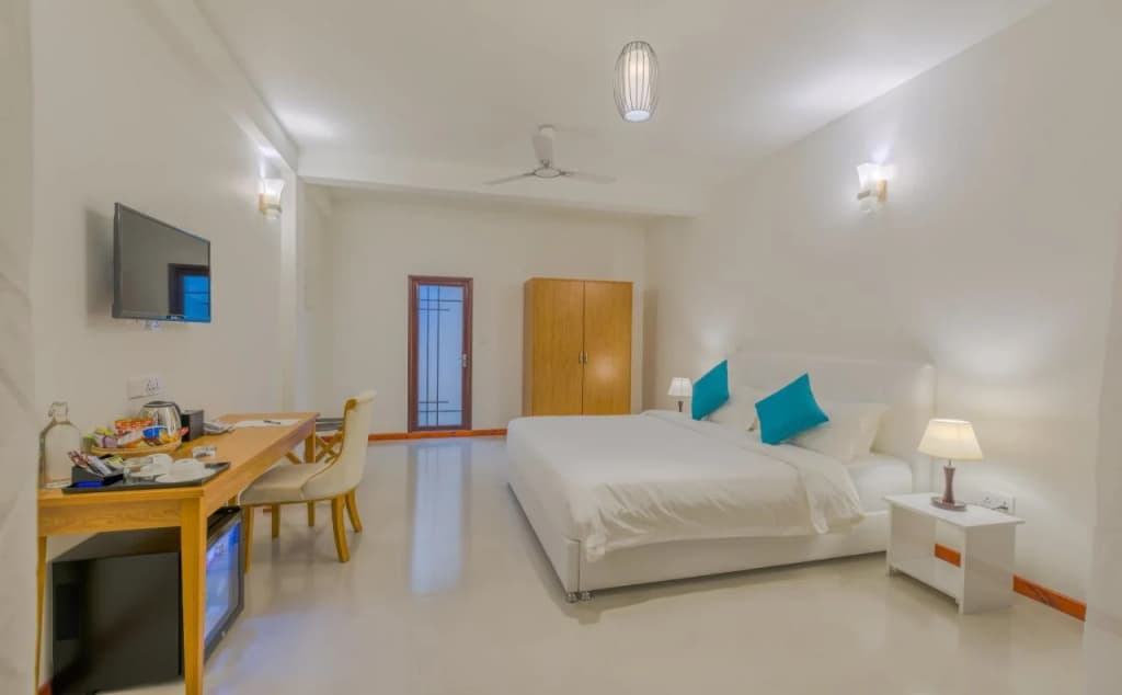 White Sand Dhigurah Hotel - photo 14