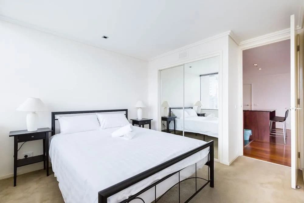 MORGAN, 2BDR Southbank Apartment - photo 3