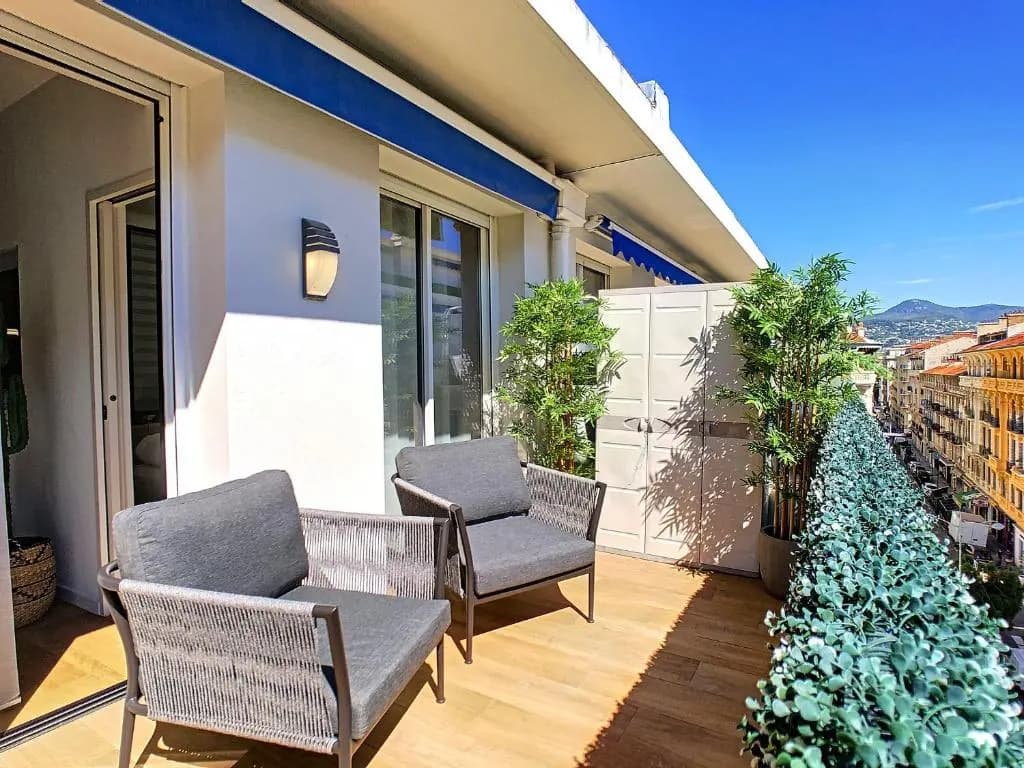 Nestor&Jeeves - REINE MARIE TERRASSE - Central - Very close sea - Top floor - photo 12