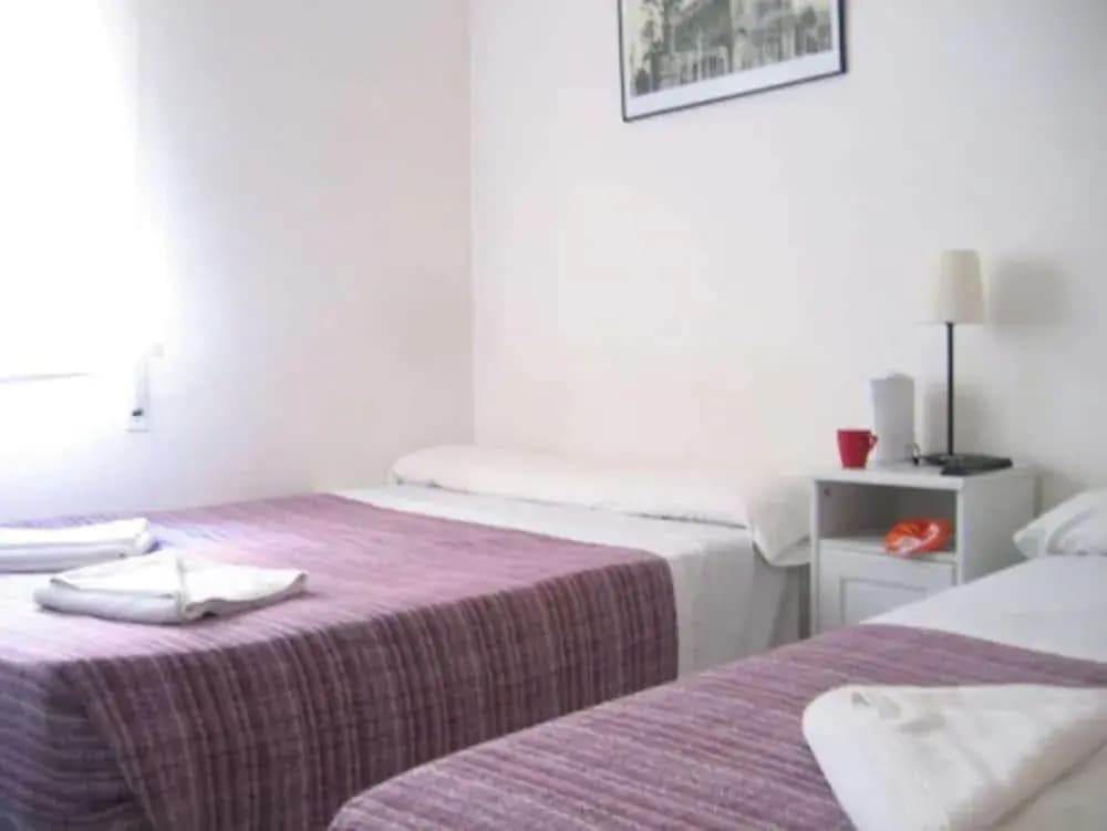 Hostal Elkano - photo 3