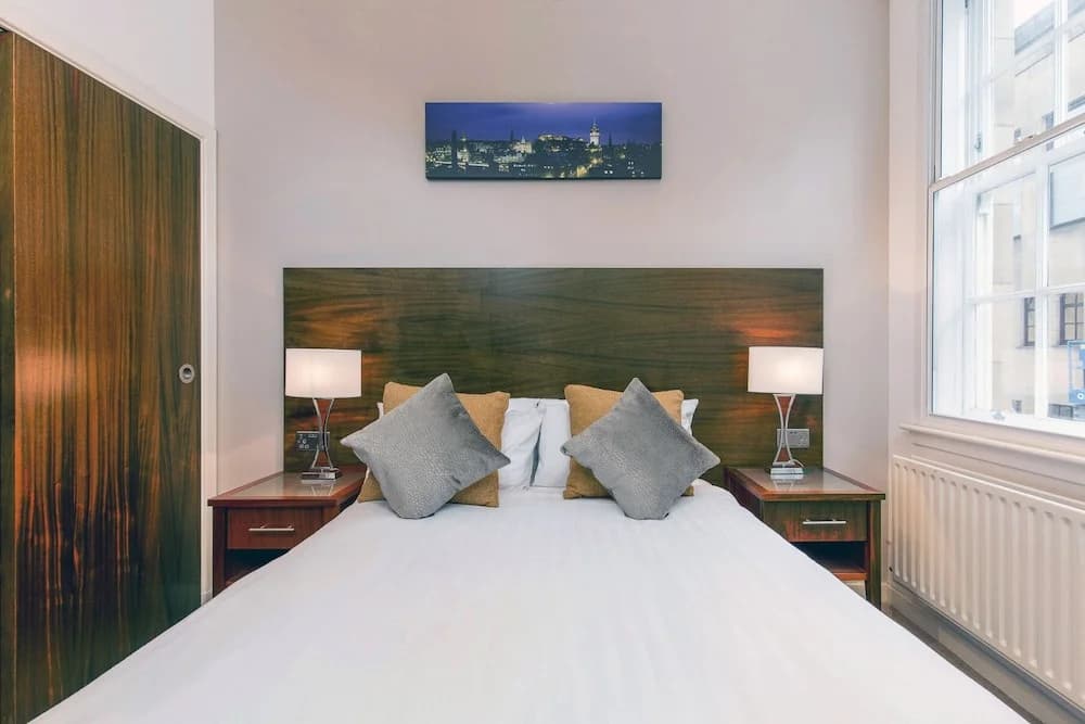 Stewart by Heeton Concept Aparthotel Edinburgh - photo 13