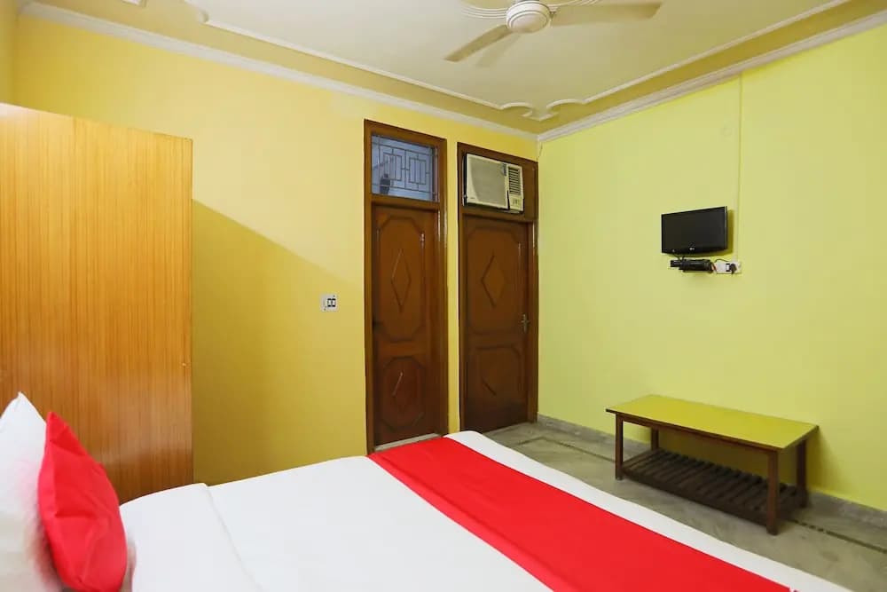 Singh Hotel by OYO Rooms - photo 6