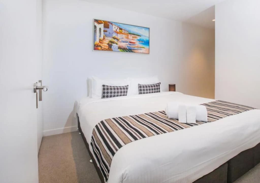 Spencer Street Apartments - photo 2