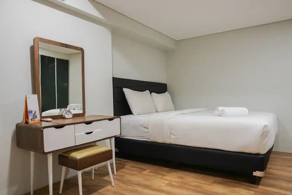 Modern 2BR Apartment at Maqna Residence - photo 1