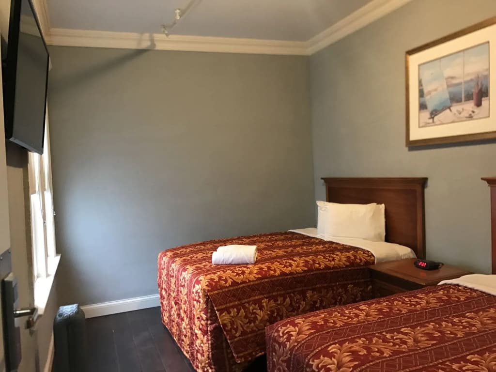 Warfield Hotel - photo 6