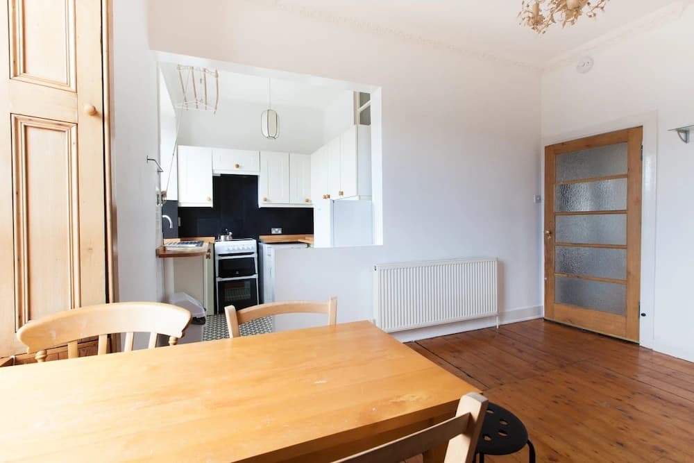 3 Bedroom Flat Near Leith - photo 14