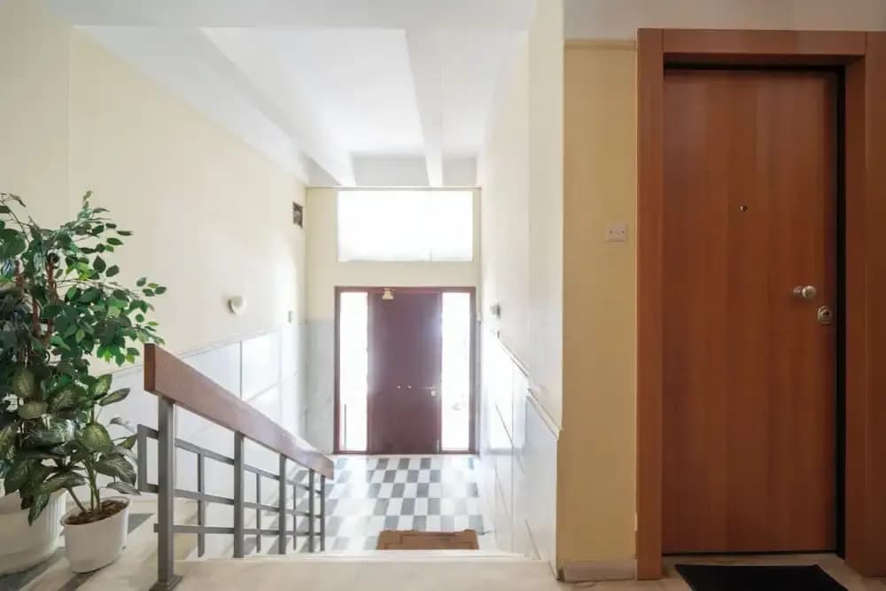 Sophisticated Modern Apt in Athens - photo 10