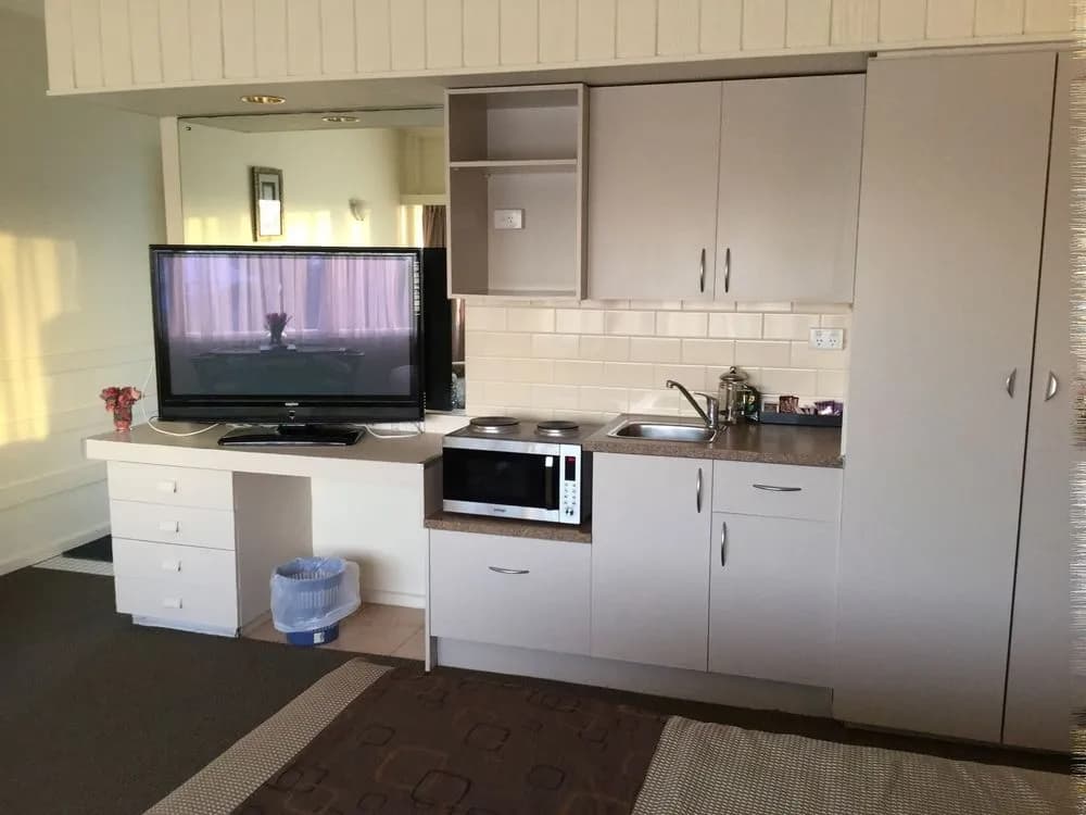 Beach Motor Inn - photo 15