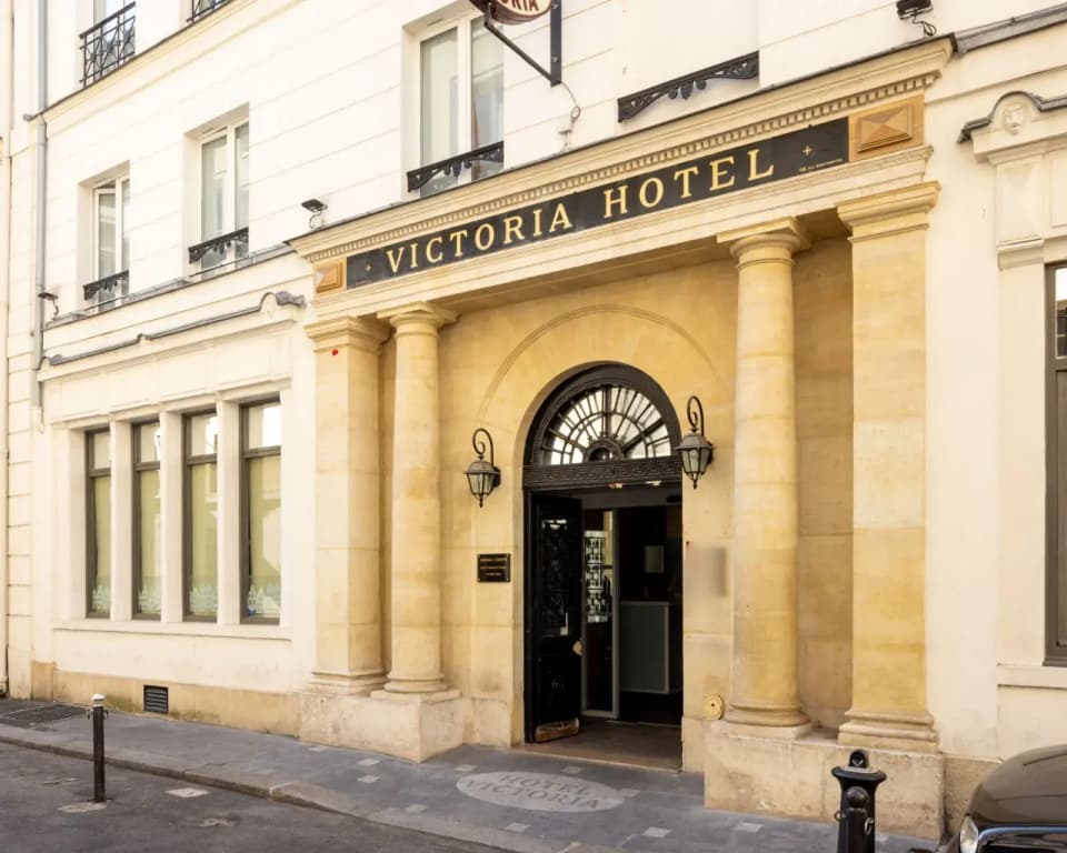 Victoria Hotel - photo 1