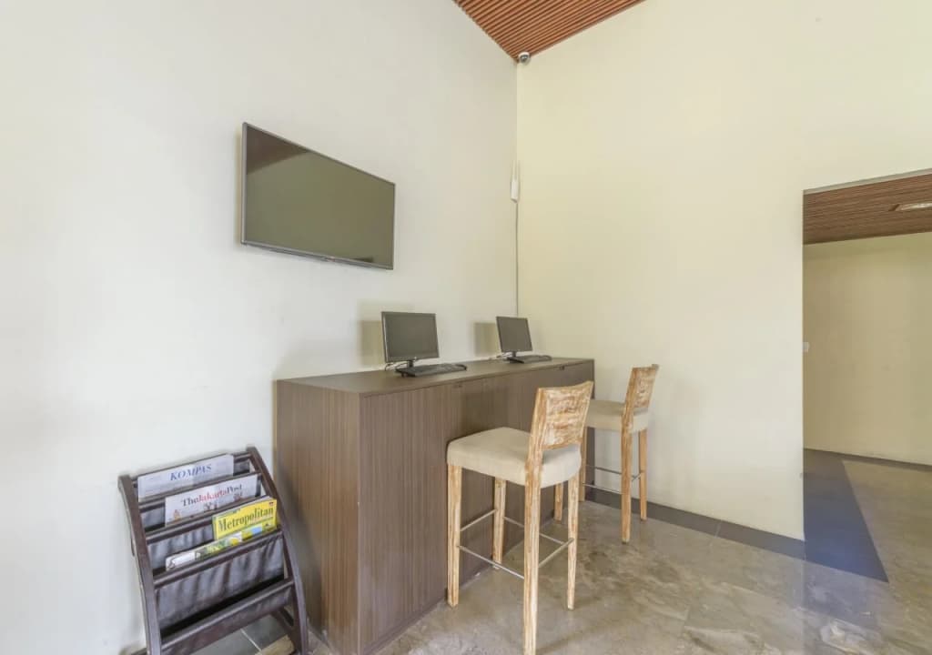 Hotel Dafam Savvoya Seminyak - photo 16