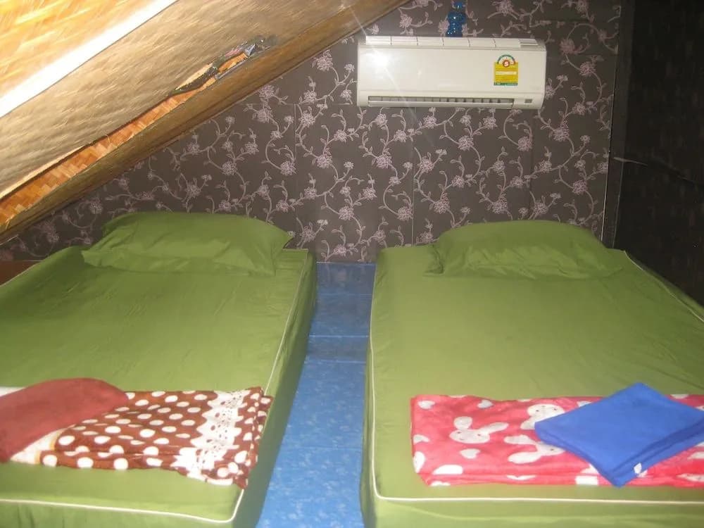 Tawan Hostel - photo 4