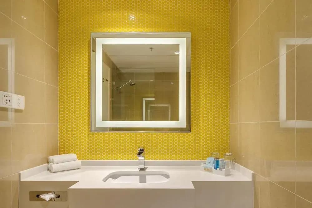 Carlton Crest Hotel Sydney - photo 9