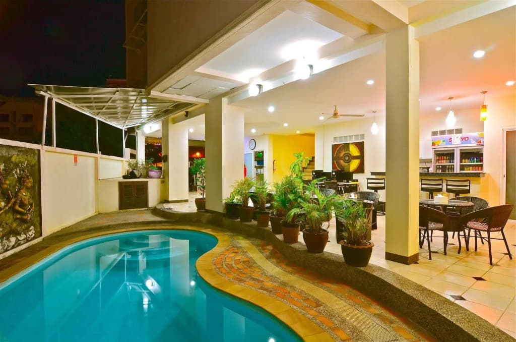 Square One Hotel Patong - photo 11