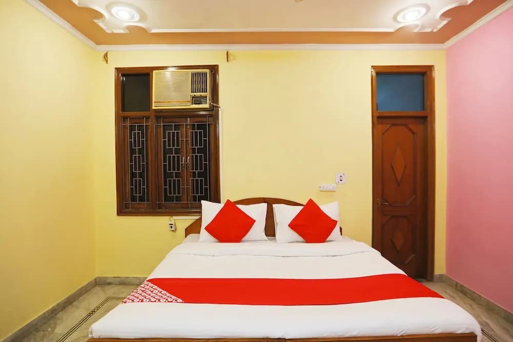 Singh Hotel by OYO Rooms - photo 18